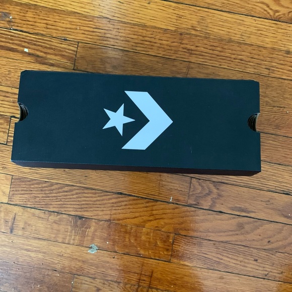 Classic White Converse Chuck Taylor - Picture 2 of 4